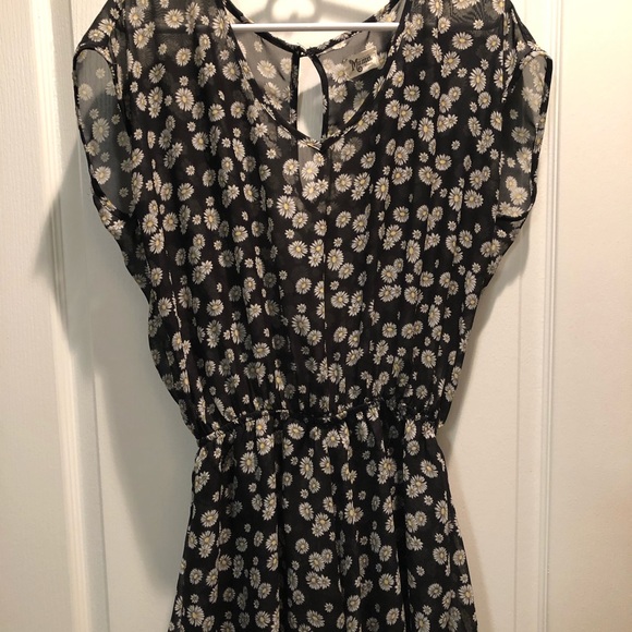 🦄 Show me Your Mumu Rowdy Romper size s! - Picture 1 of 3